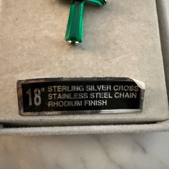 Emerald Green Sterling Silver Cross Necklace - Picture 4 of 7